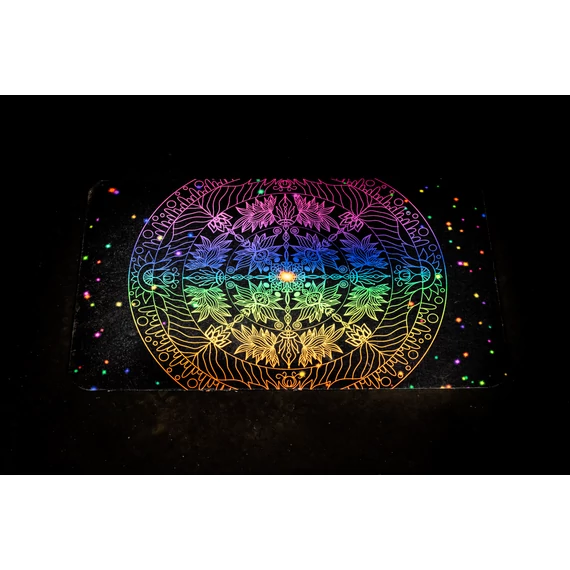 Auróra Mandala Lábtörlő természetes fényben.