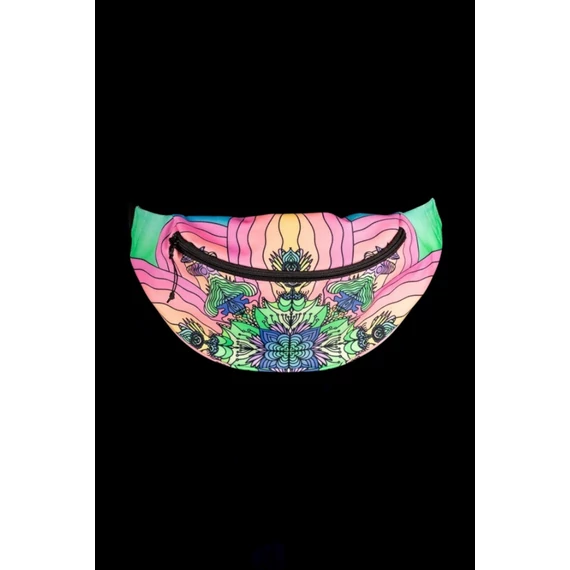 Virágzó Kaleidoszkóp Övtáska természetes fényben.