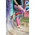 Kép 3/5 - Virágzó Kaleidoszkóp Leggings modellen.